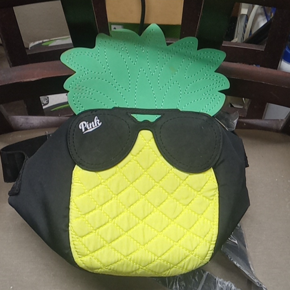 Pink pineapple purse